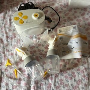 Medela Electric Double Breast Pump in White & Yellow